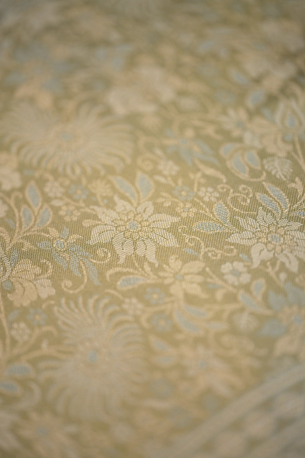 JMW 01. Pale Gold