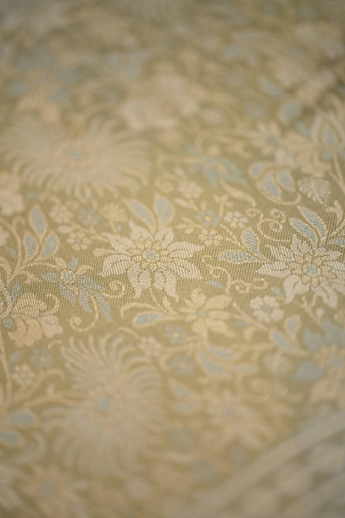 JMW 01. Pale Gold