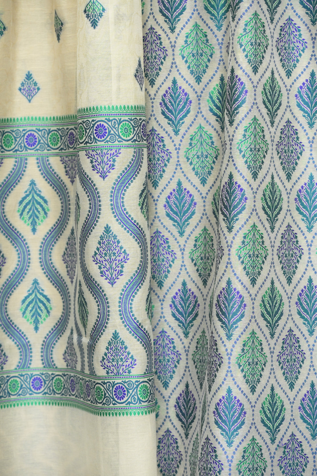 3PC 65. Ivory